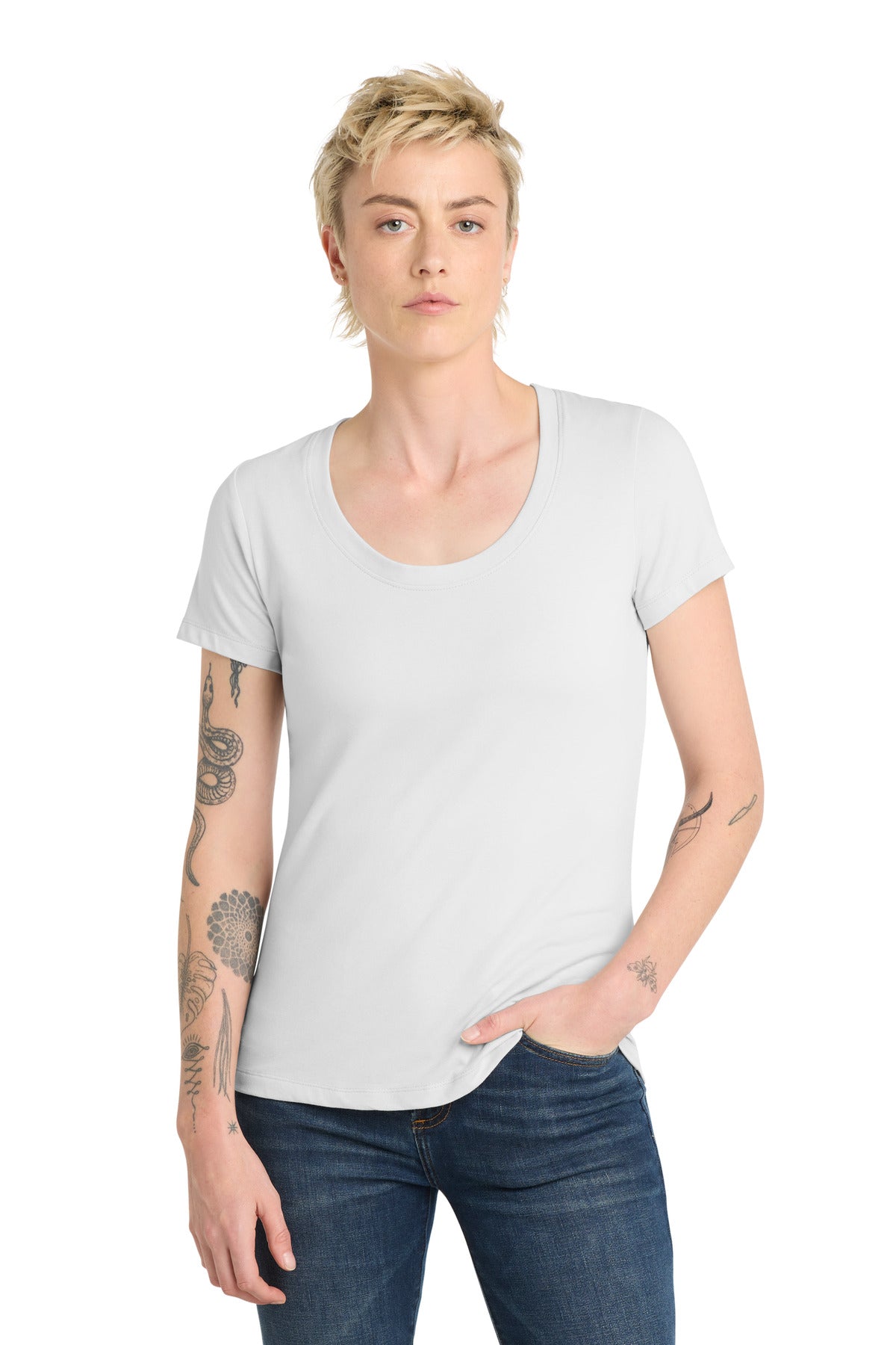District ® Women's Flex Scoop Neck Tee DT7501 - District DT7501