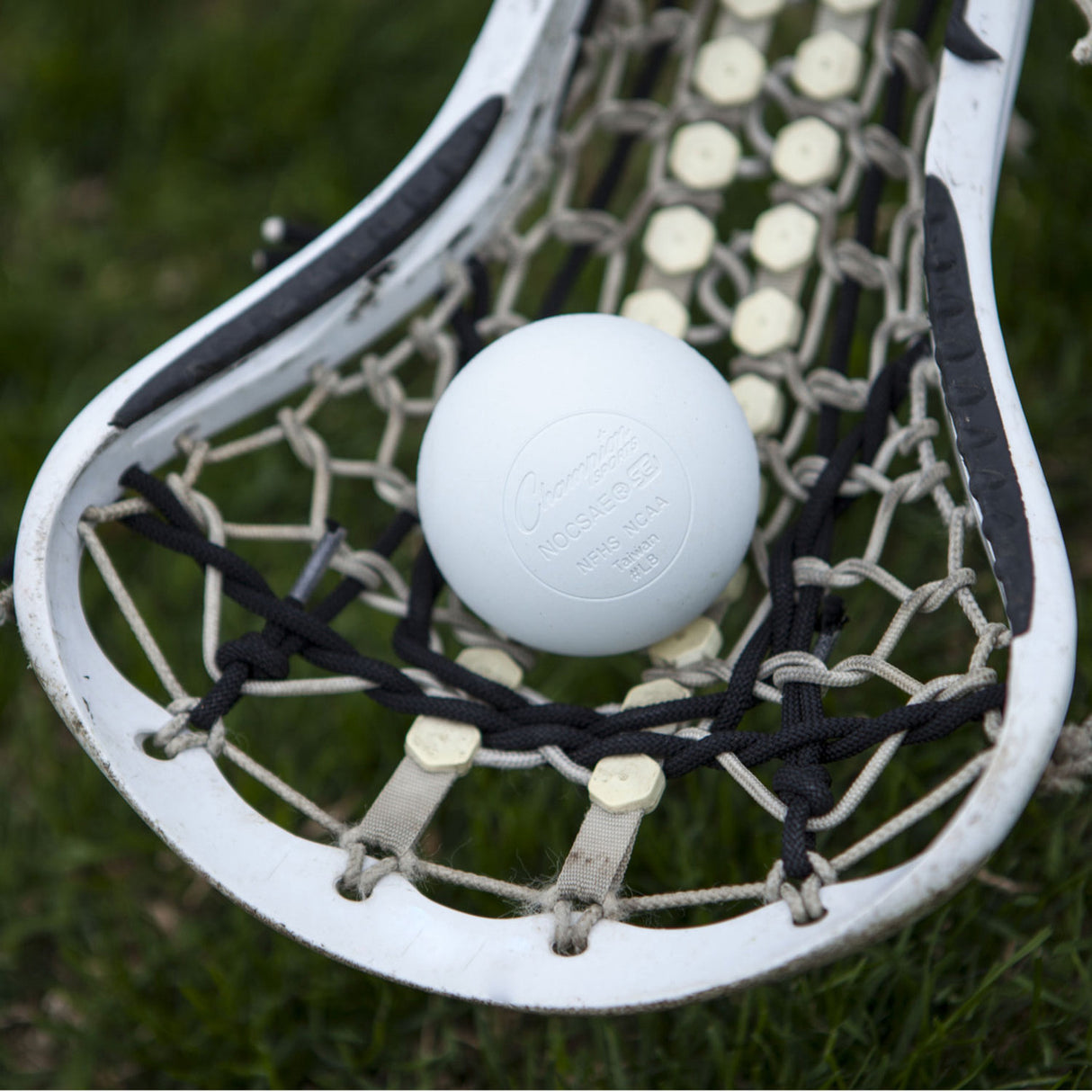 LACROSSE BALL BUCKET WHITE