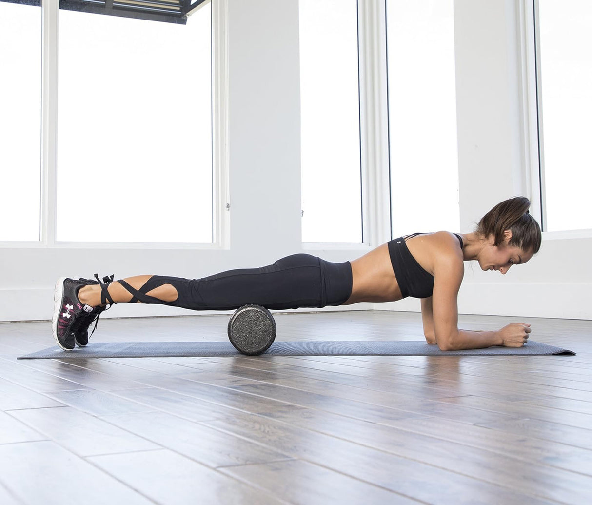 Champion Sports HIGH-DENSITY FOAM ROLLER 12"/SOLID BLACK