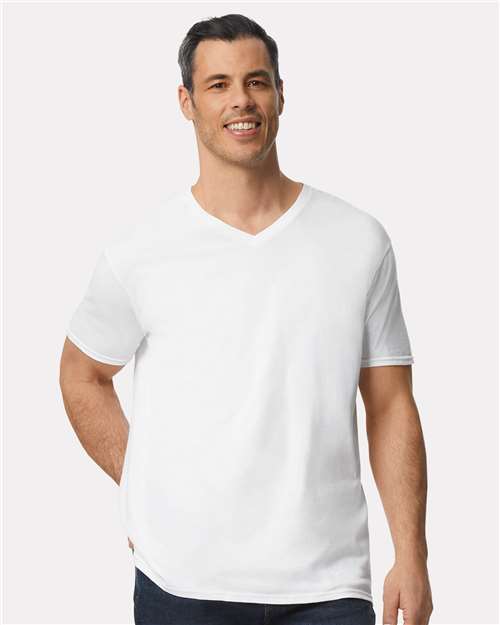 Gildan 64V00 Unisex Softstyle V-Neck T-Shirt