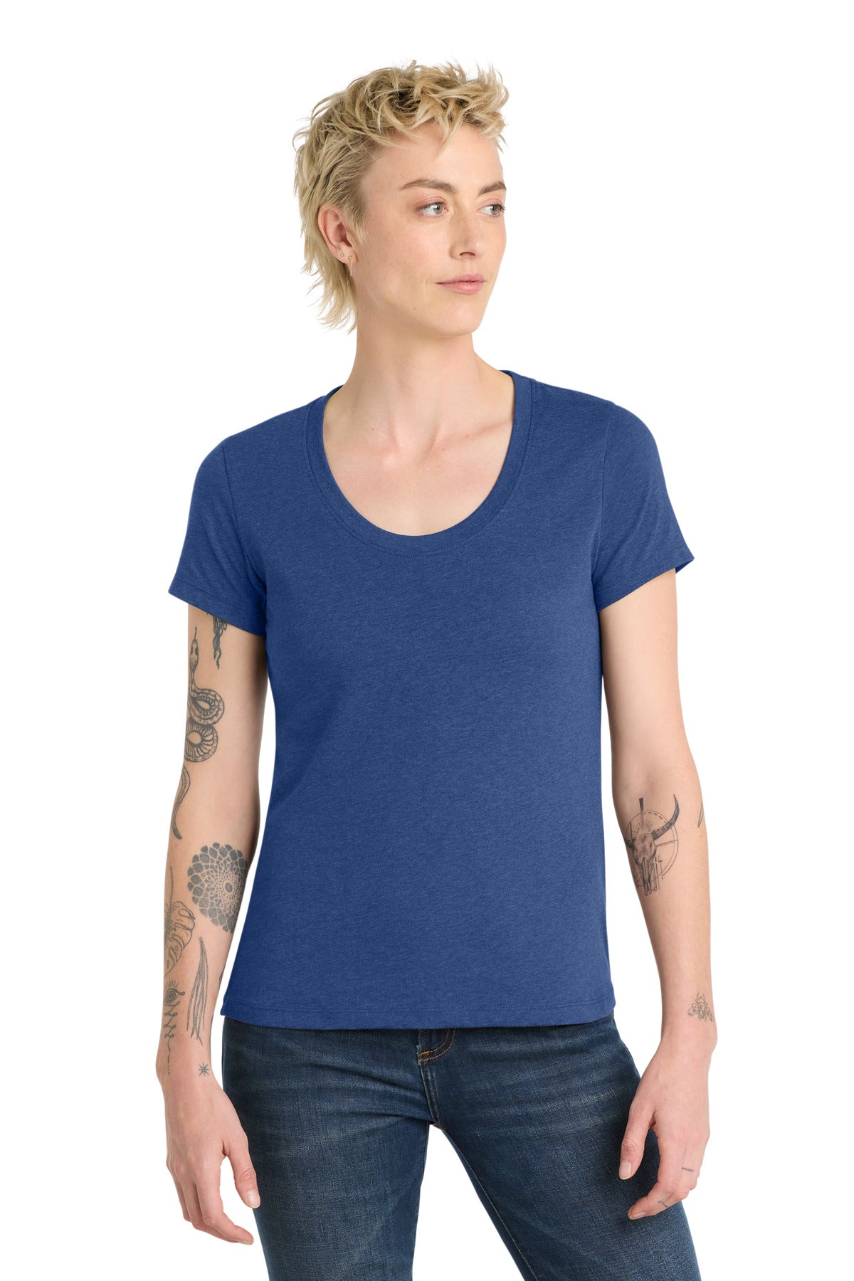 District  ®  Women's Flex Scoop Neck Tee DT7501 - District DT7501