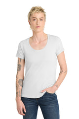 District  ®  Women's Flex Scoop Neck Tee DT7501 - District DT7501
