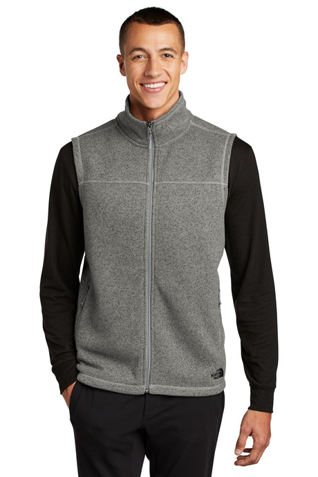 The North Face NF0A47FA Heavyweight Sweater-Knit Fleece Vest